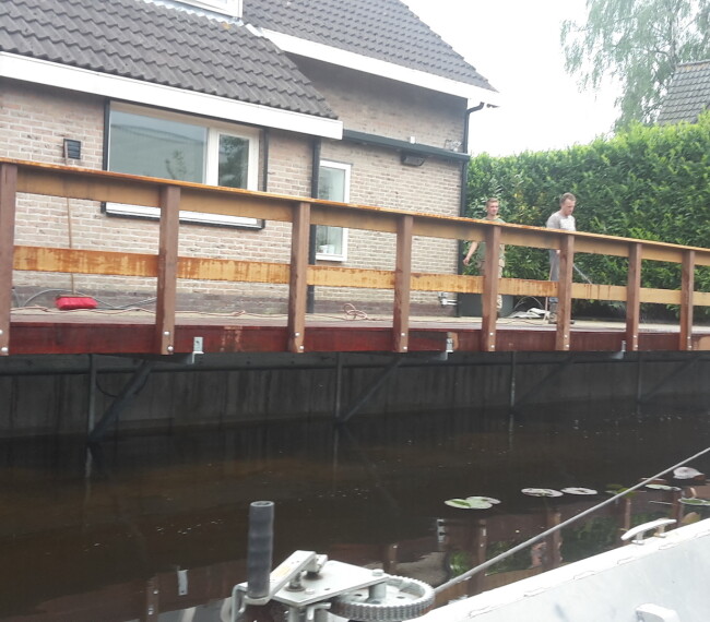 Betonnen damwand met vlonder7